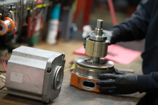 Sửa AC servo Lenze báo lỗi uy tín toàn quốc