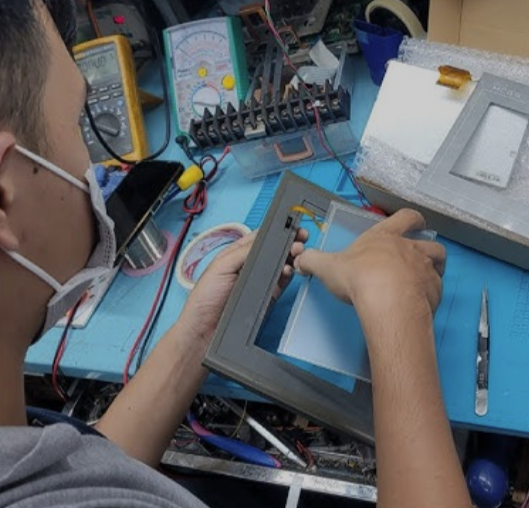 Sửa màn hình HMI Fuji không lên nguồn do chập board CPU