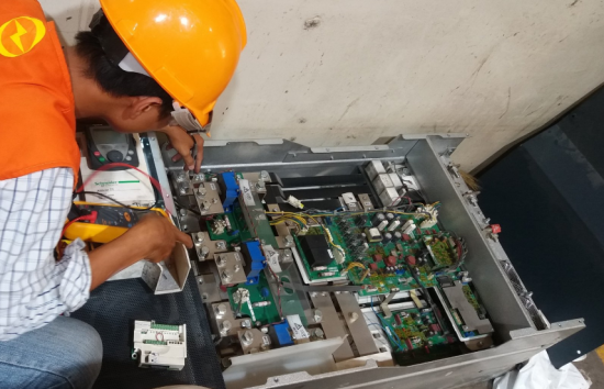 Sửa biến tần Schneider ATV12 bo điều khiển, linh kiện nhập chính hãng SCHNEIDER