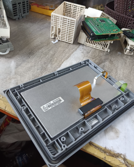 Thay LCD cho màn hình Siemens các lỗi bị sọc LCD, LCD không sáng