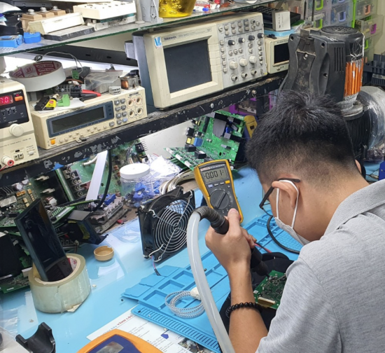 Thay LCD cho màn hình Weinview các lỗi bị sọc LCD, LCD không sáng